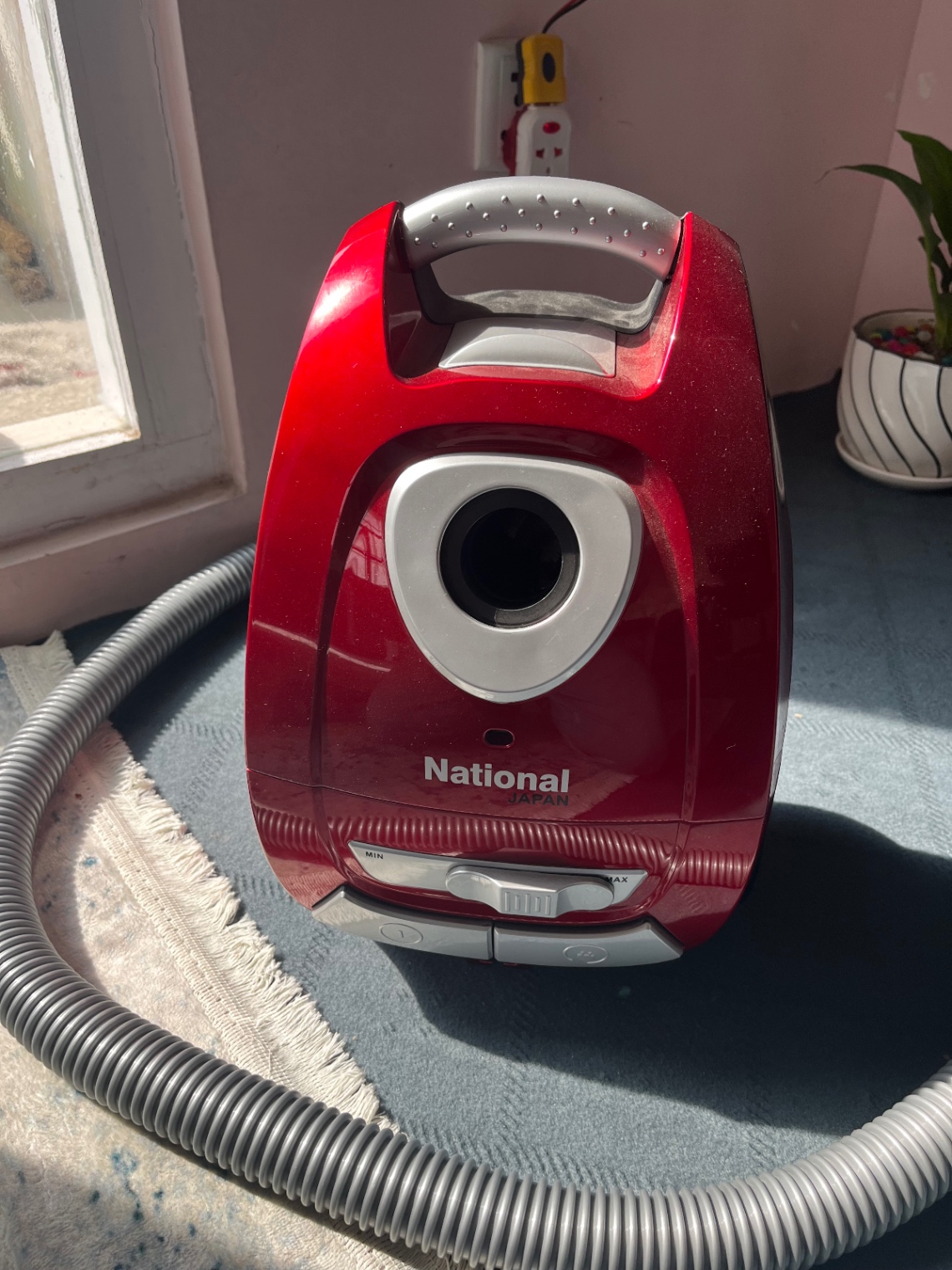 National Japan NSG-VC1700W Vacuum Cleaner - Red (1700W)