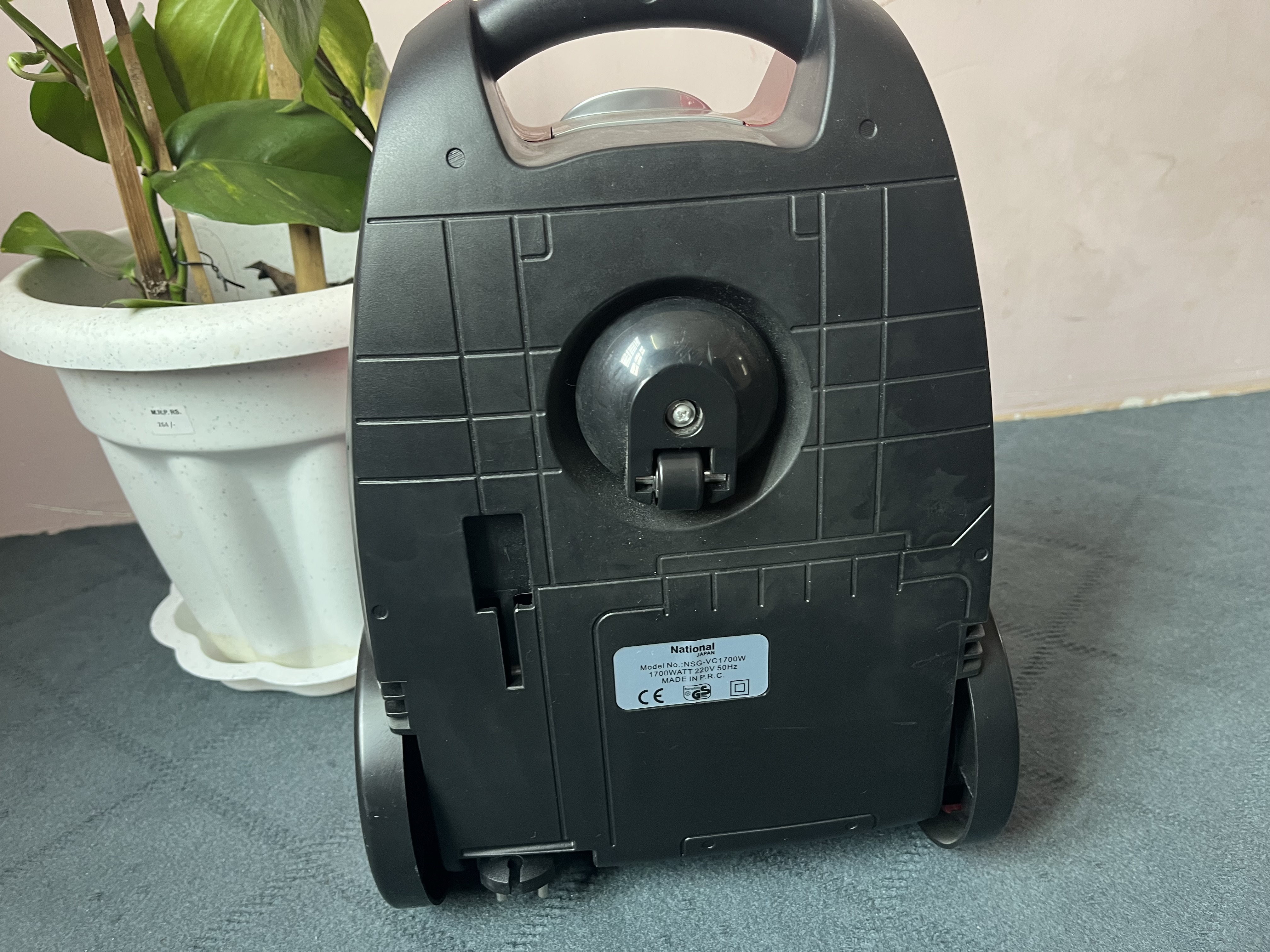 National Pro 2400W Vacuum Cleaner - Red (Model ND2400) for Rent